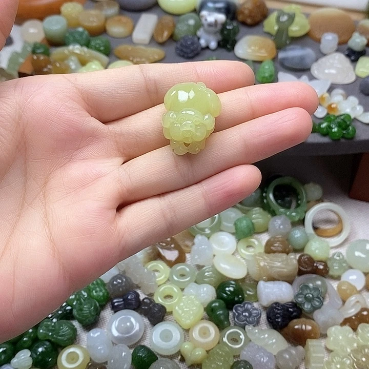 未镶嵌和田玉挂件