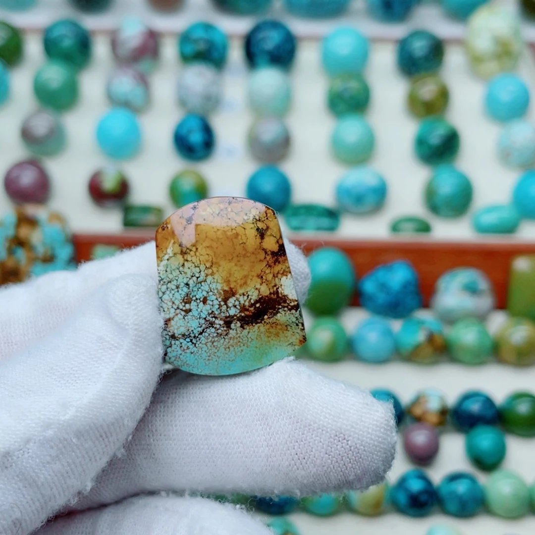 未镶嵌绿松石珠宝奇石