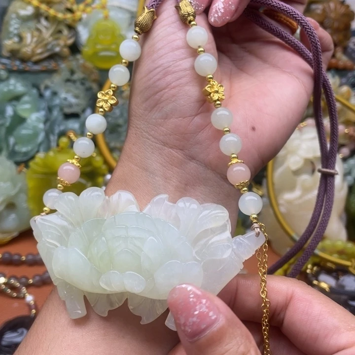 蛇纹石玉未镶嵌颈饰