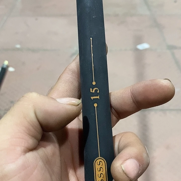 碧波缺节鱼竿一根。15号