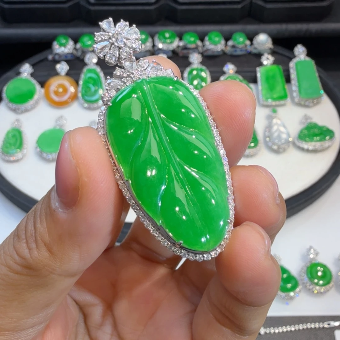 翡翠18K金镶嵌颈饰收到货48小时鉴赏期