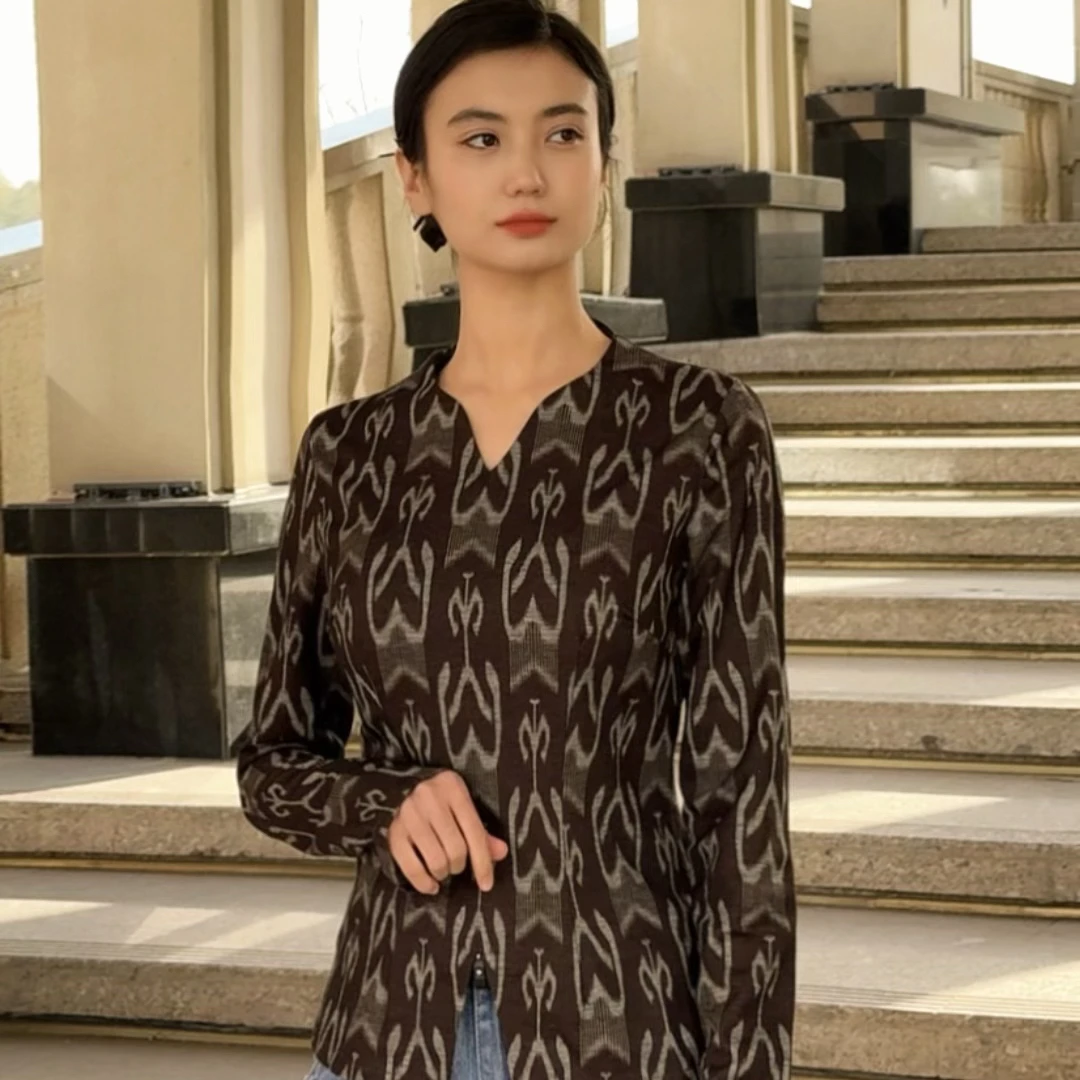 2025艾德莱斯Atlas显瘦春夏条纹长袖上衣绒衫小衫