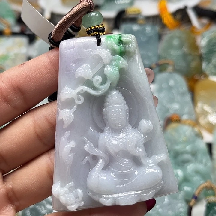 翡翠未镶嵌颈饰大势者