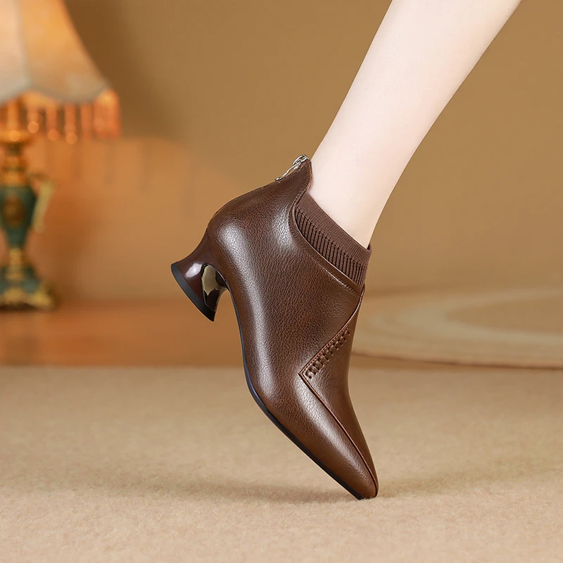 尖头粗跟及踝靴/牛皮/34-42/8977大码低跟深口单鞋软底软面时装靴