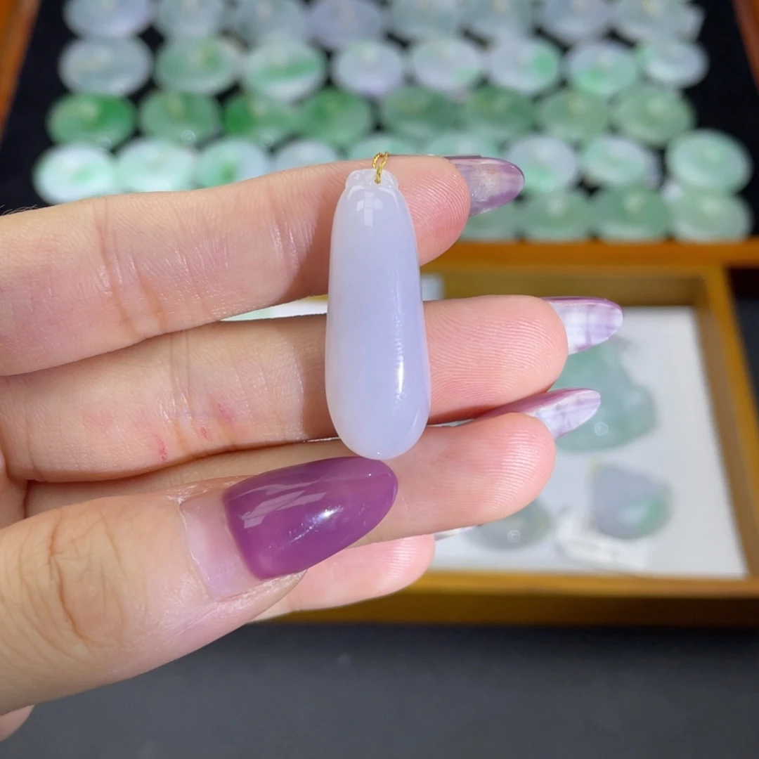 翡翠未镶嵌颈饰福瓜