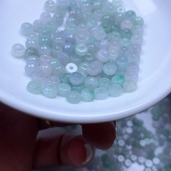 翡翠散珠翡翠翡翠卡3.3 X5.2。100颗80兀