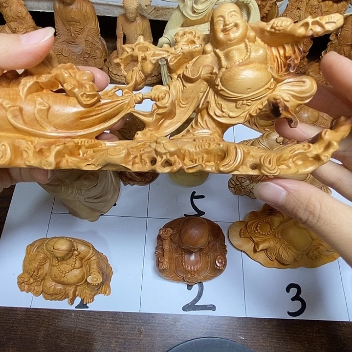 ℒ****柏木（崖柏）弥勒佛
