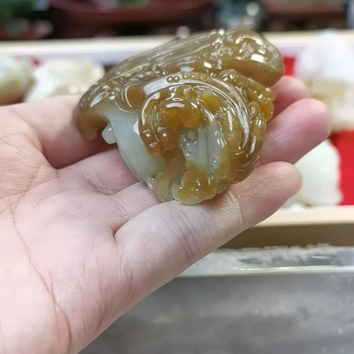 和田玉（糖玉）未镶嵌颈饰