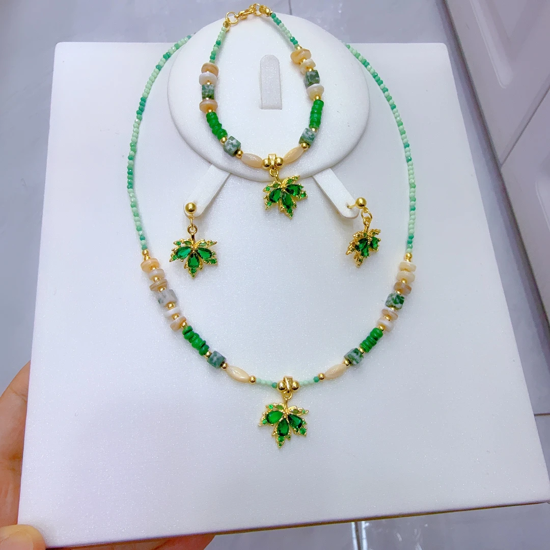 铜合金亚克力项链 新款时尚清新绿色珠珠复古百搭简约气质轻奢手