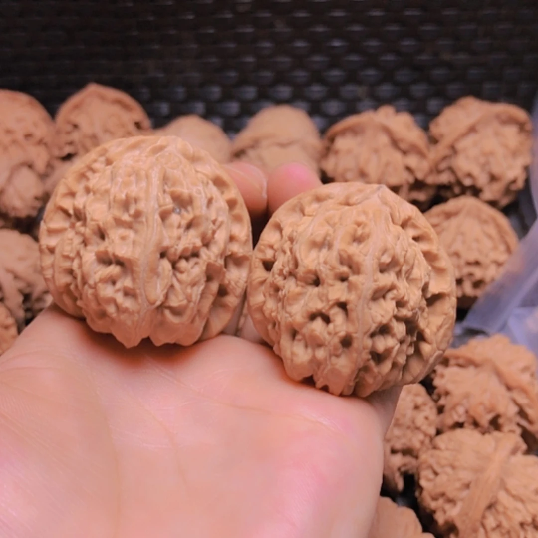 【闪购商品】核桃摆件青*39.5白狮子修尖