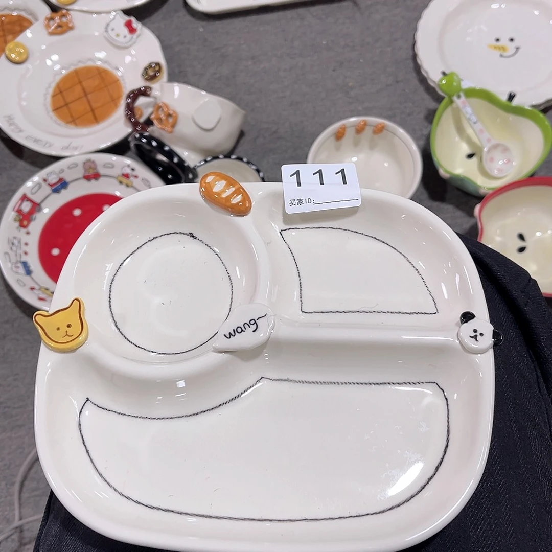 纽扣小狗分餐盘陶瓷