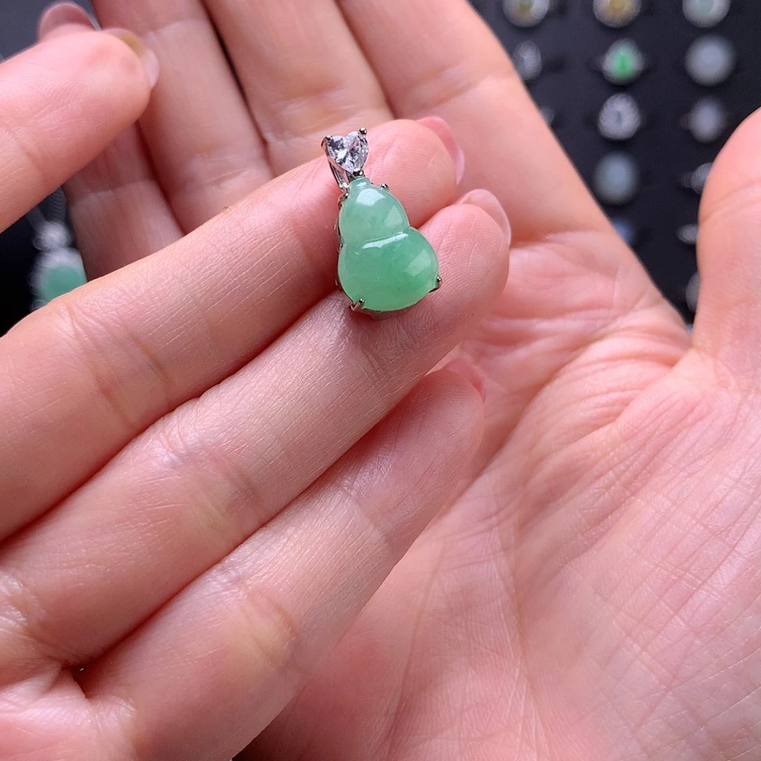 颈饰银S925镶嵌翡翠1111111