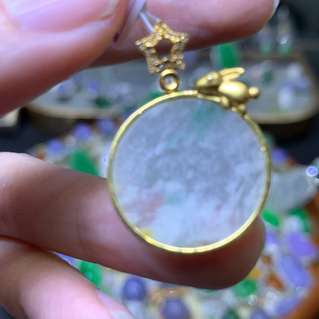 【闪购商品】翡翠颈饰18K金镶嵌翡翠吊坠项链