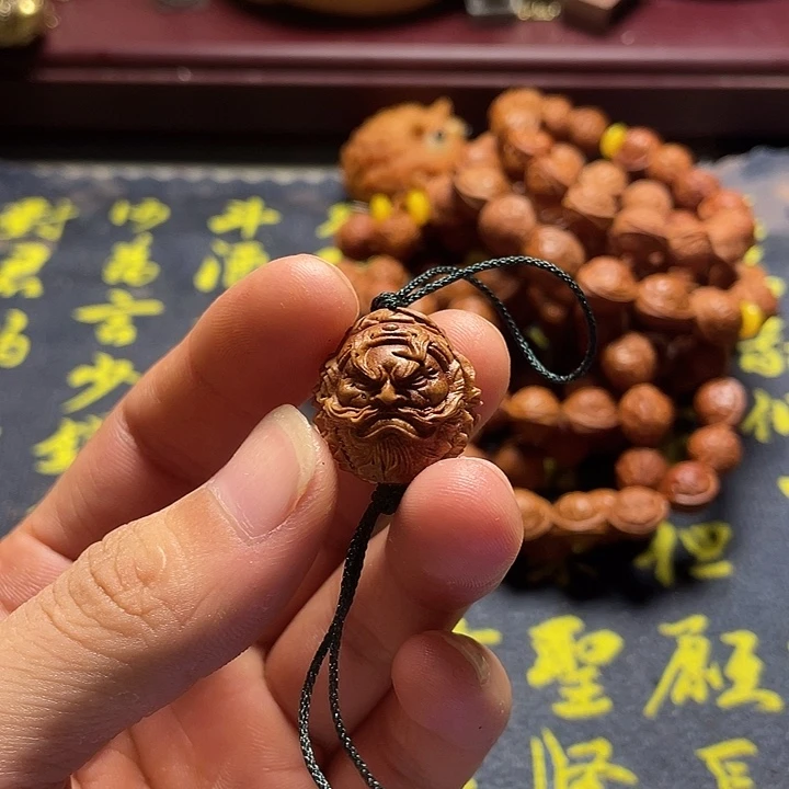 讲***见大桃核雕刻钟馗头dan zi