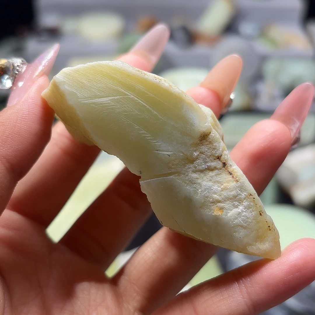 逐***行和田玉（糖玉）未镶嵌珠宝半成品