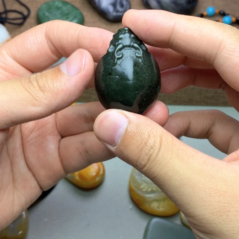 【闪购商品】颈饰未镶嵌和田玉