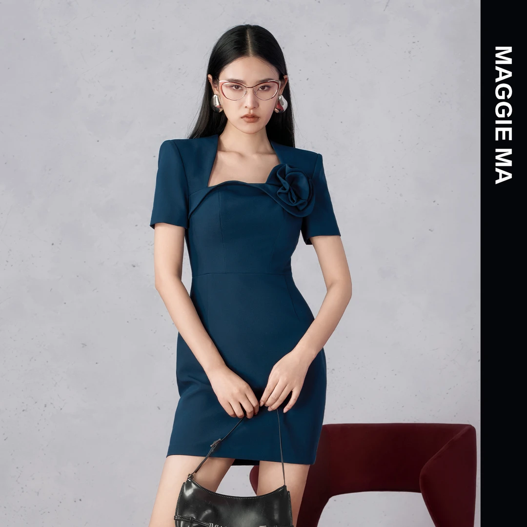 MAGGIE MA马婧设计师款静谧蓝色优雅玫瑰层次感连衣裙370D