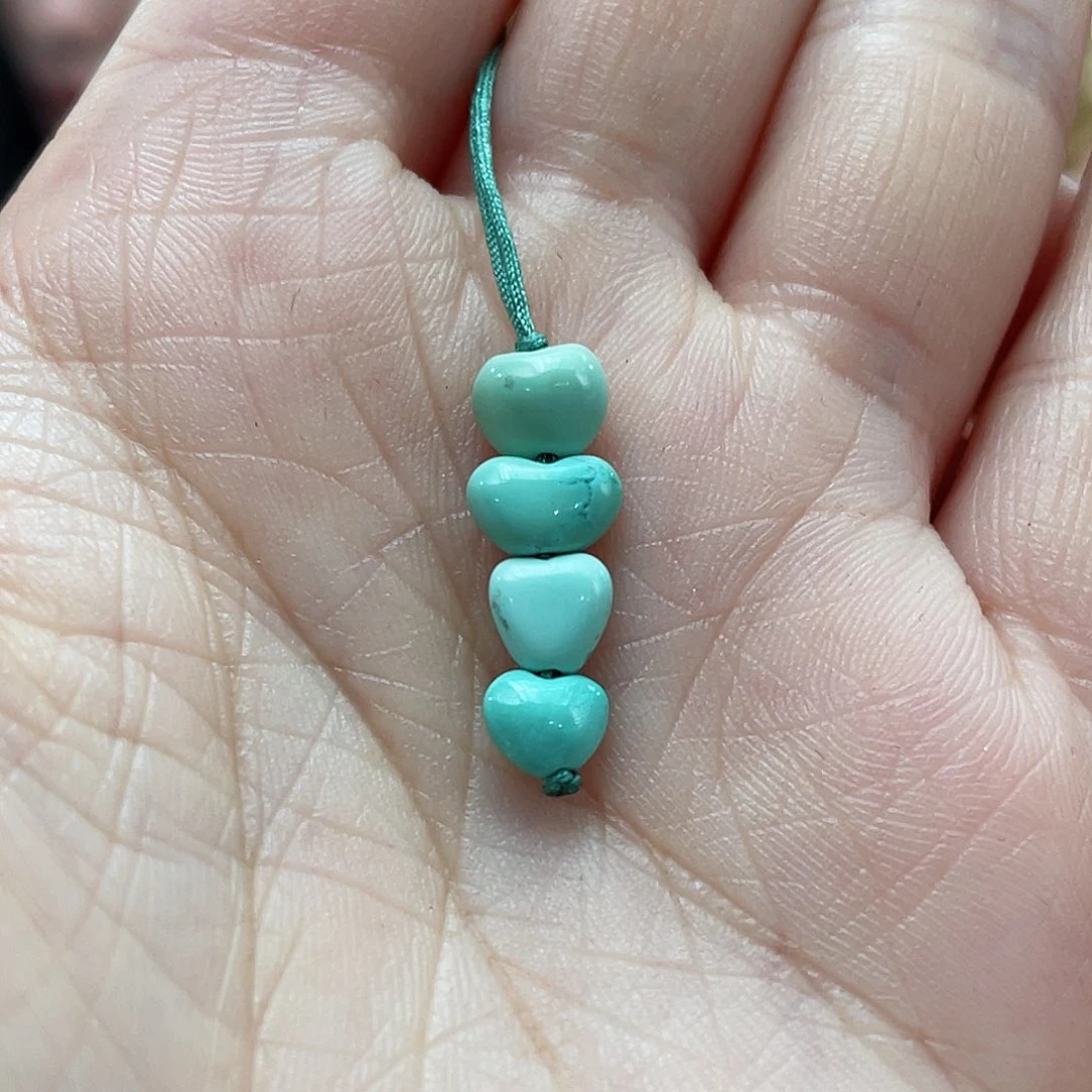 绿松石颈饰未镶嵌