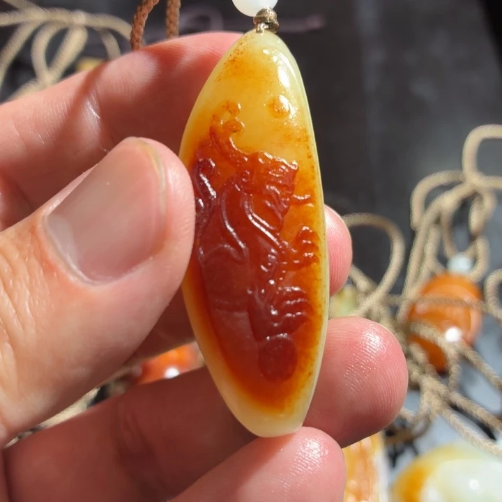 和田玉（糖玉）未镶嵌颈饰