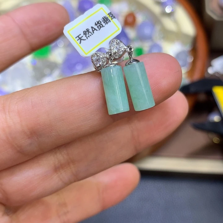 翡翠颈饰银S925镶嵌翡翠吊坠