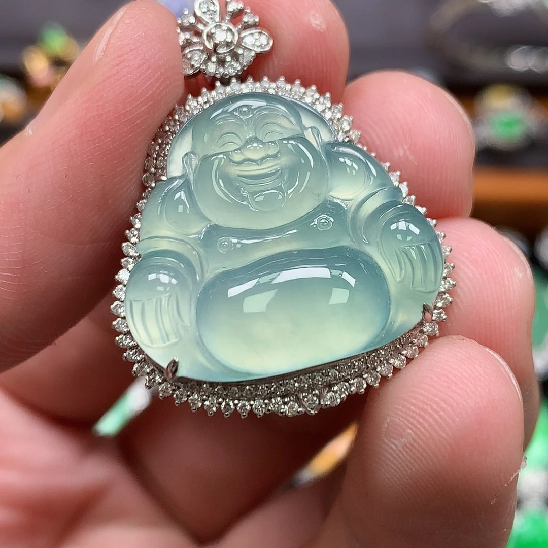 翡翠18K金镶嵌颈饰