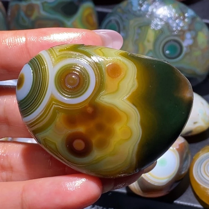 玛瑙/玉髓未镶嵌珠宝奇石90