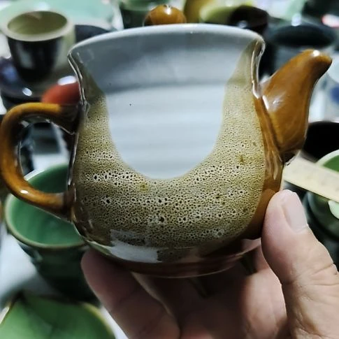 顺***。瓷片瓷片，摆件，沙锅，盘，碗！