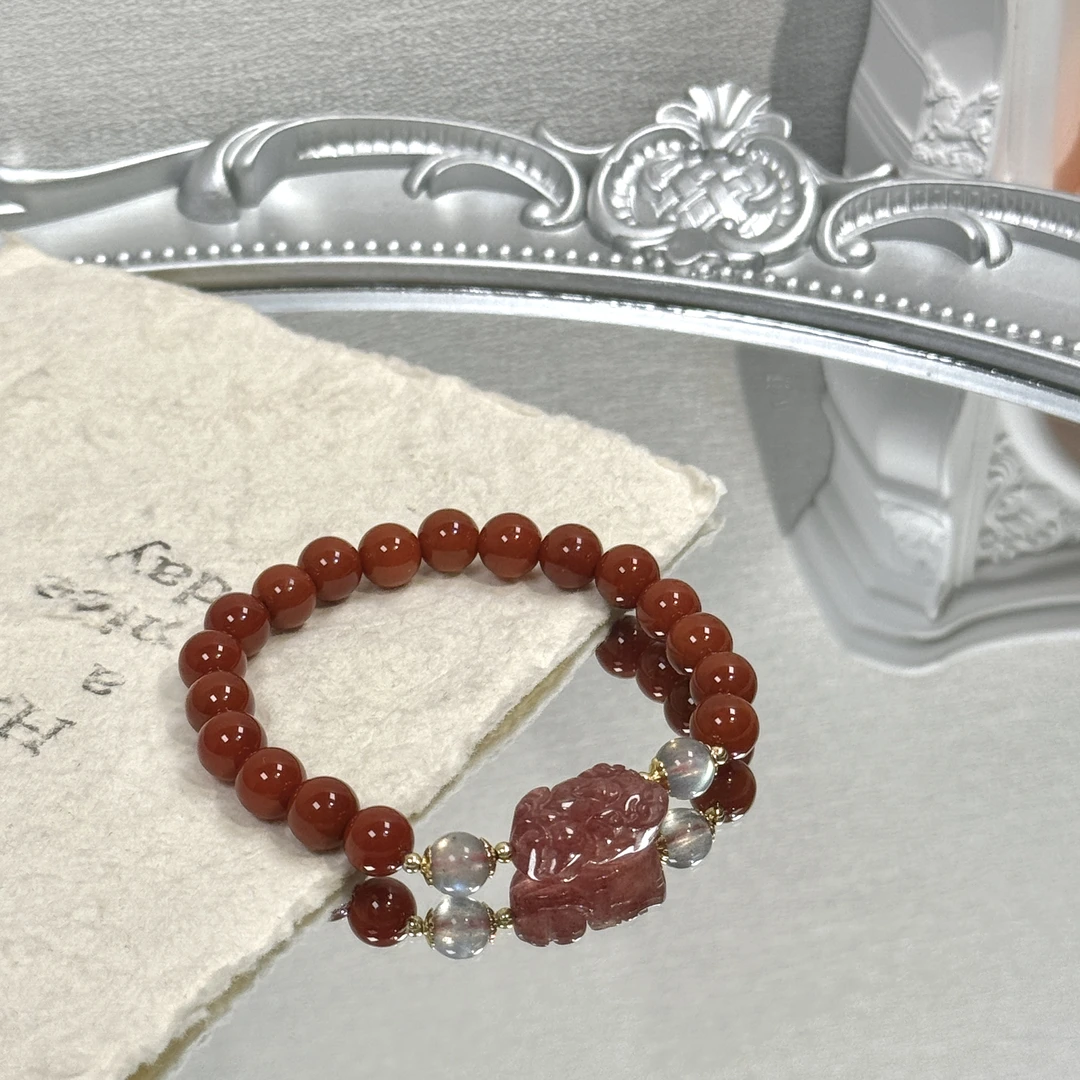 《胭脂扣》（南红玛瑙草莓晶貔貅）手串