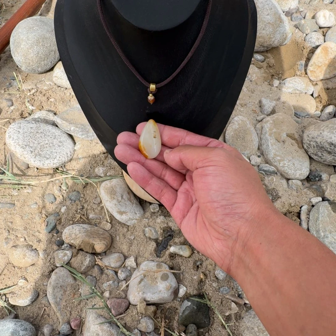 精品无镶嵌小吊坠