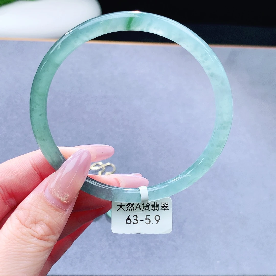 未镶嵌手镯（圆镯）翡翠