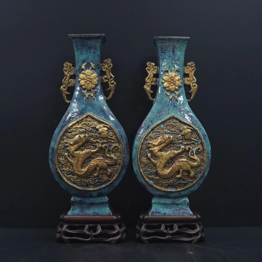 XR00019炉钧釉地堆雕金龙戏珠双耳赏瓶一对