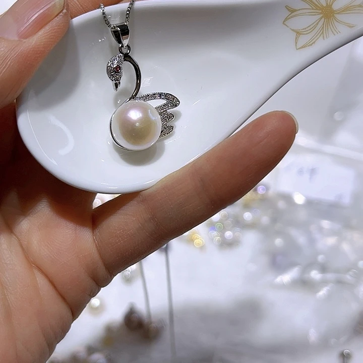 淡水珍珠白珠银色天鹅吊坠未镶嵌