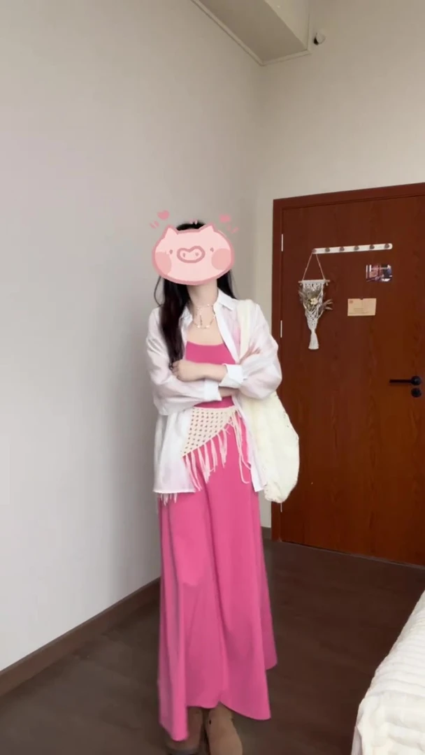 开春气质穿搭冷淡系独特别致小个子显瘦衬衫粉色吊带裙气质两件套