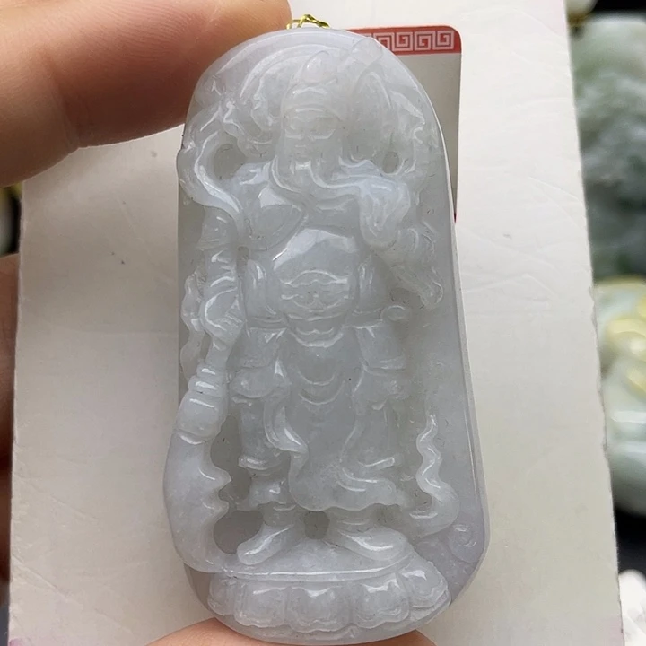 翡翠未镶嵌颈饰翡翠关公