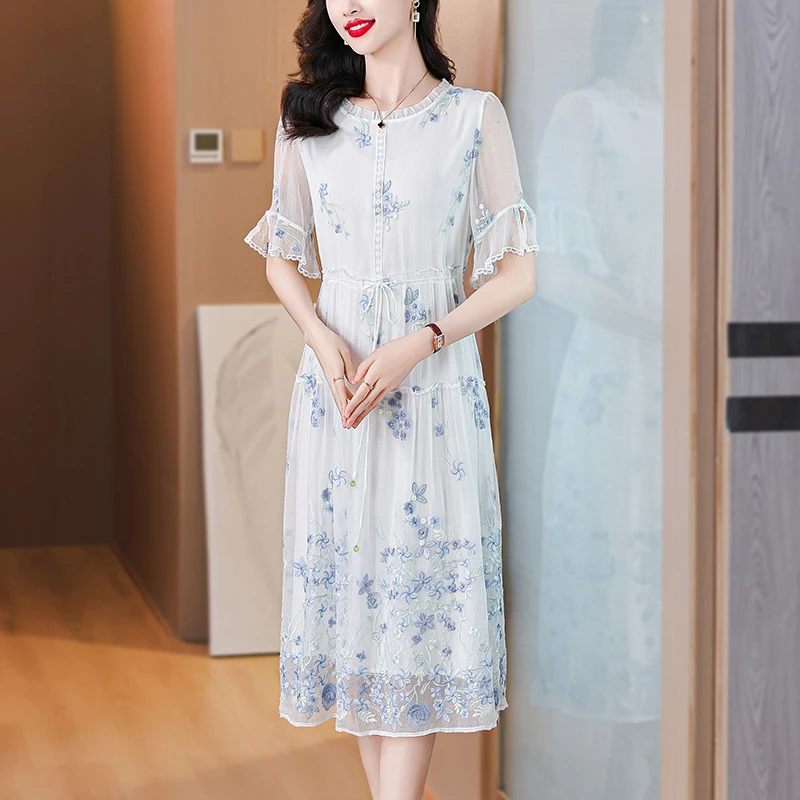 （兰影花香）2025年夏季蚕丝圆领刺绣高腰显高显瘦气质连衣裙