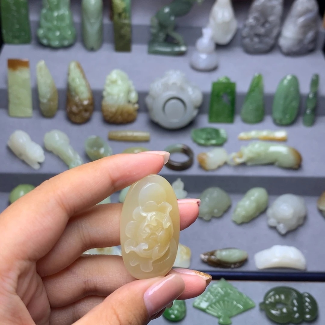 和田玉未镶嵌挂件