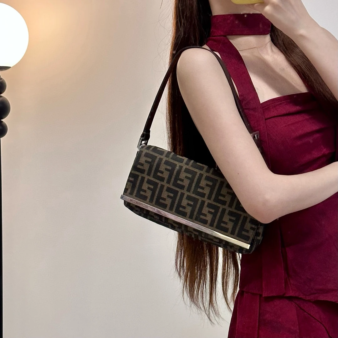 95新 FENDI/芬迪 fendi 老花腋下单肩包