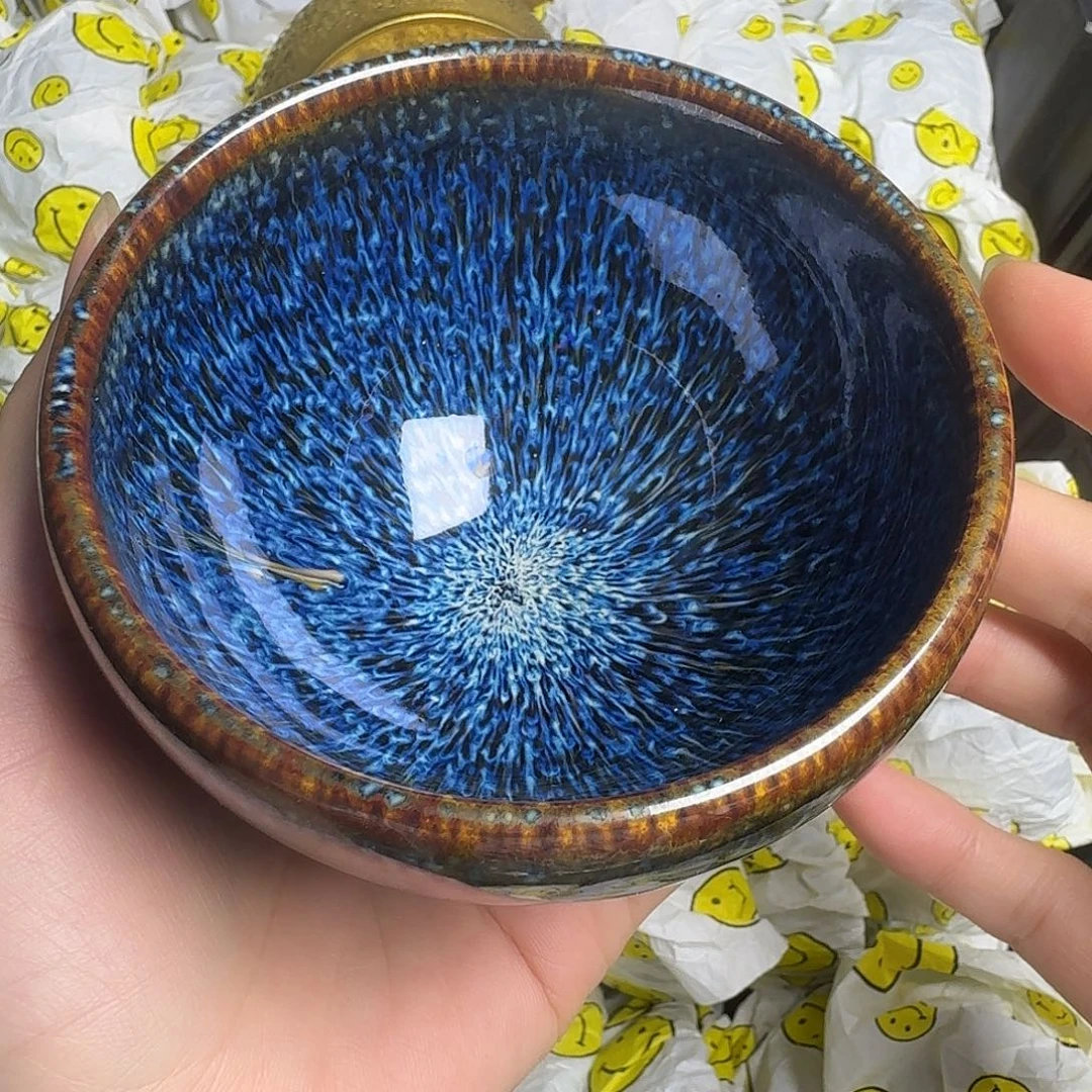 茶盏是因为它具有极深