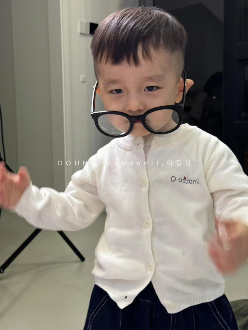 豆泥Doodonii 2025韩版春季新款儿童毛衣开衫男女童刺绣针织外套