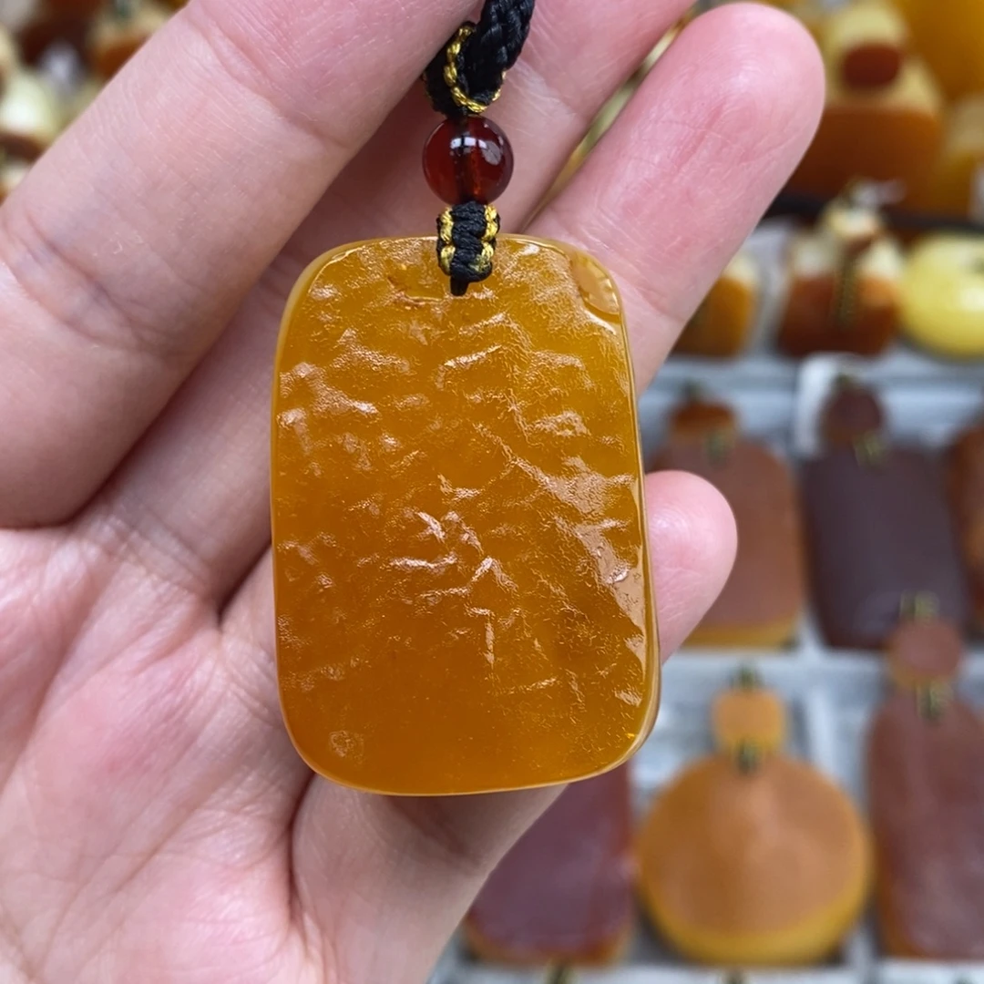 蜜蜡未镶嵌珠宝奇石