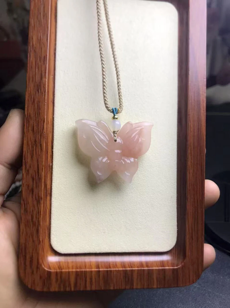 金丝玉桃花酿大蝴蝶挂件女款毛衣链百搭气质双面精雕款多样性发货