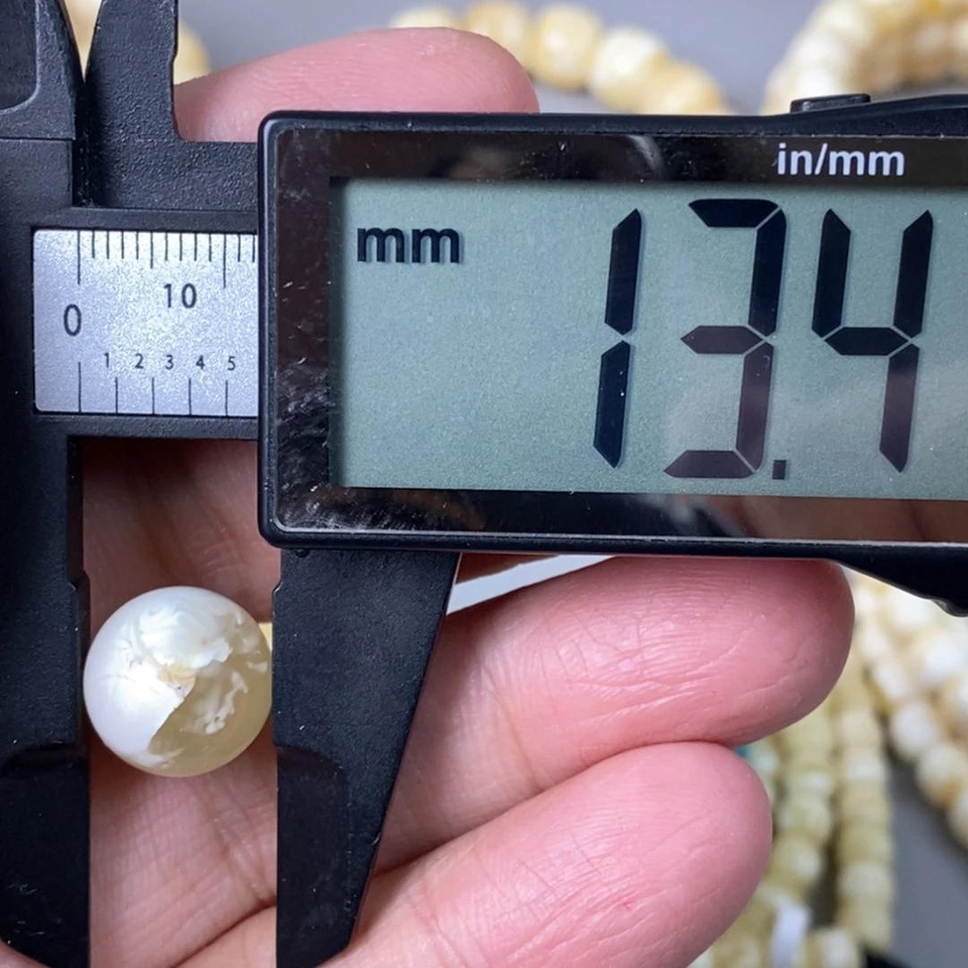 蜜蜡珠宝奇石未镶嵌有瑕疵