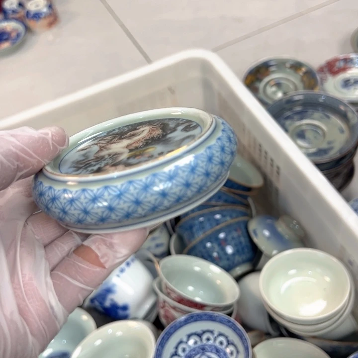 瓷片粉彩梦马实心盖置微瑕