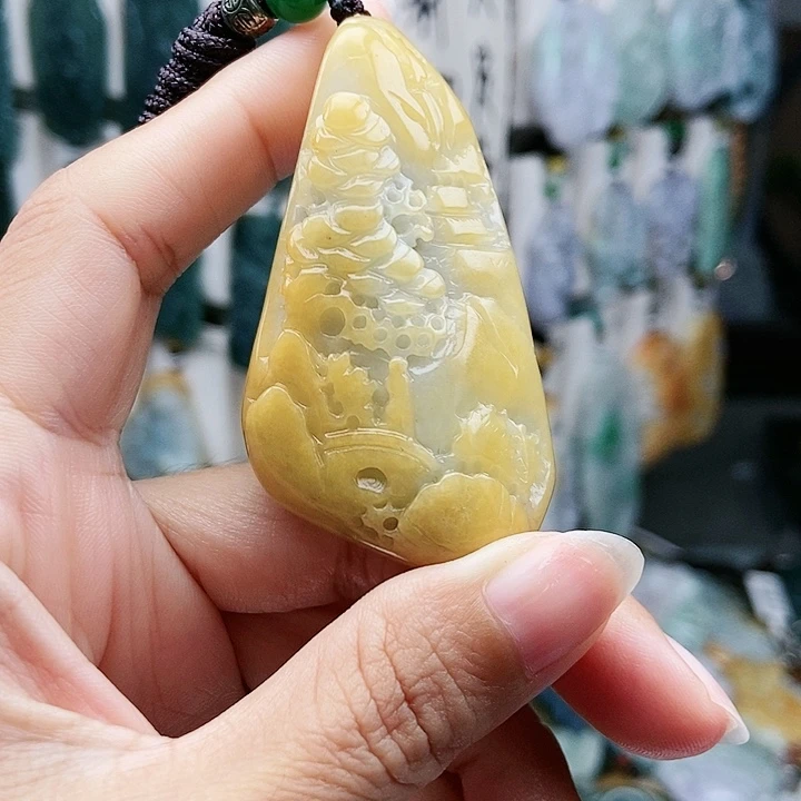 颈饰足铂镶嵌翡翠翡翠