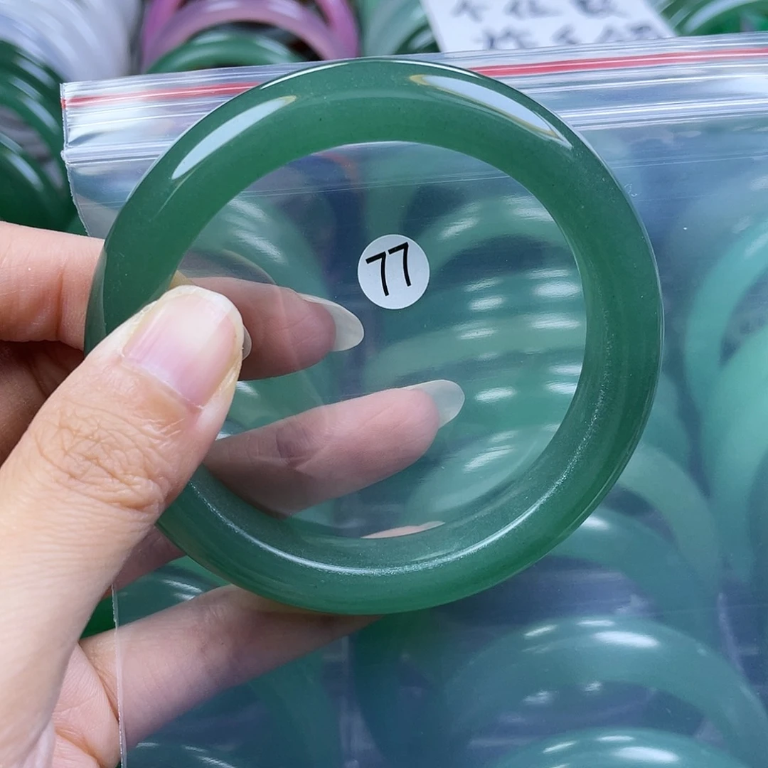 【闪购商品】未镶嵌手镯石英岩玉59
