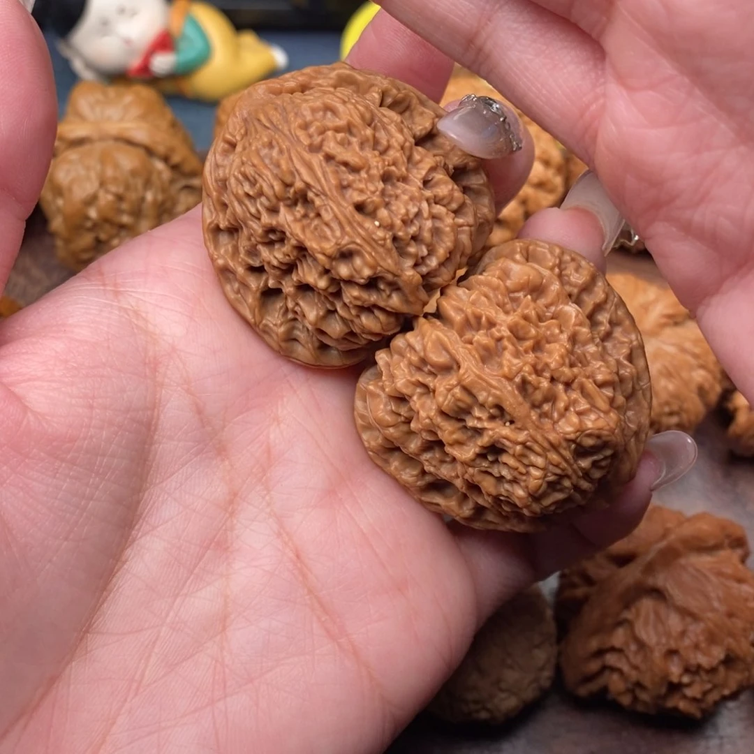 文玩核桃把件全品，红皮逐鹿南疆40