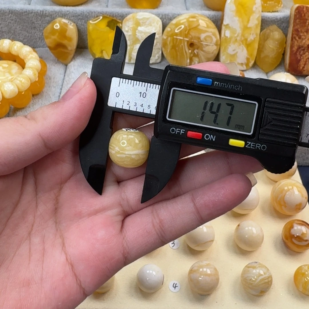 裸石琥珀未镶嵌老型