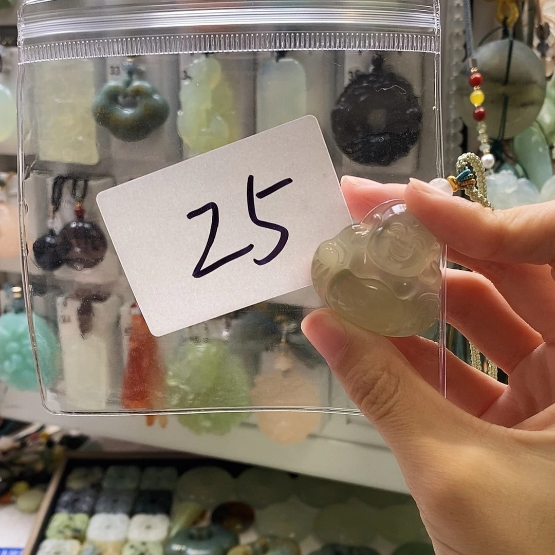 那***^蛇纹石玉未镶嵌颈饰