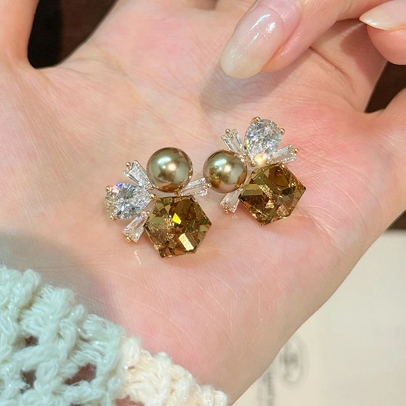 铜合金合成锆石耳饰 法式小众设计感独特高级感新爆款耳钉女1910