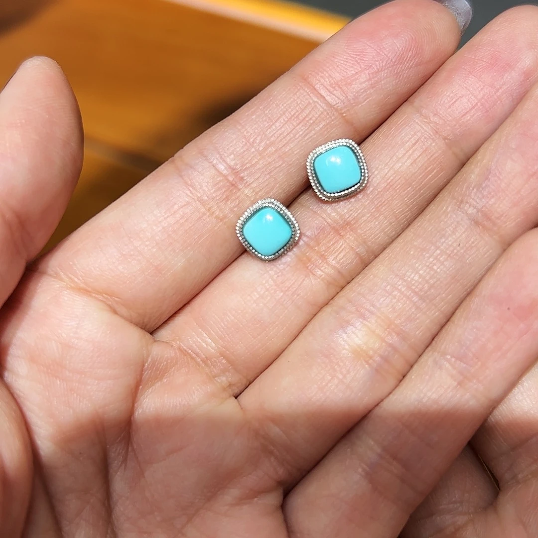 绿松石耳饰银S925镶嵌一****?